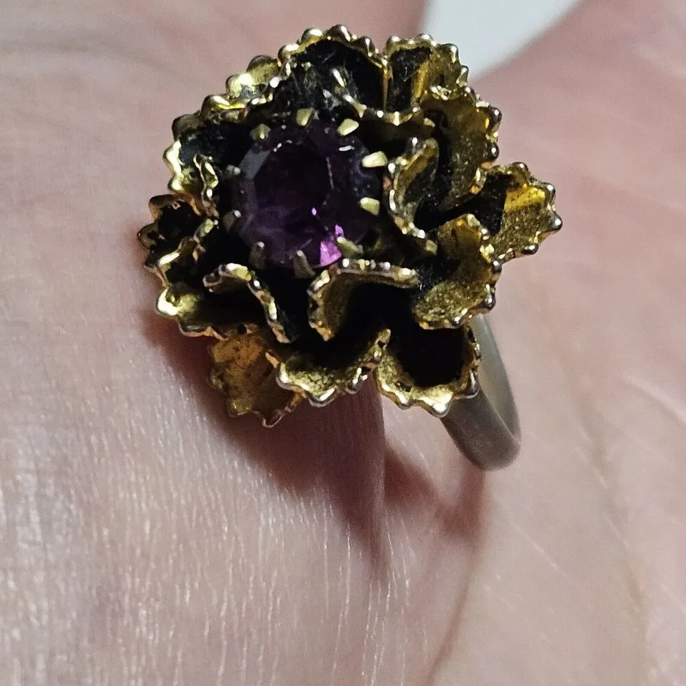 Vintage Vogue Gold Tone Metal Purple Rhinestone Flower Adjustable Cocktail Ring